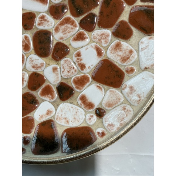 Vtg MCM Tile Mosaic Plate Or Trivet With Gold Back‎ 8.5 Inches Browns Tans Shiny - Picture 4 of 7